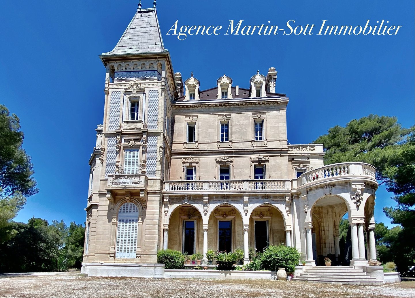 Appartement a vendre a sausset les pins dans château