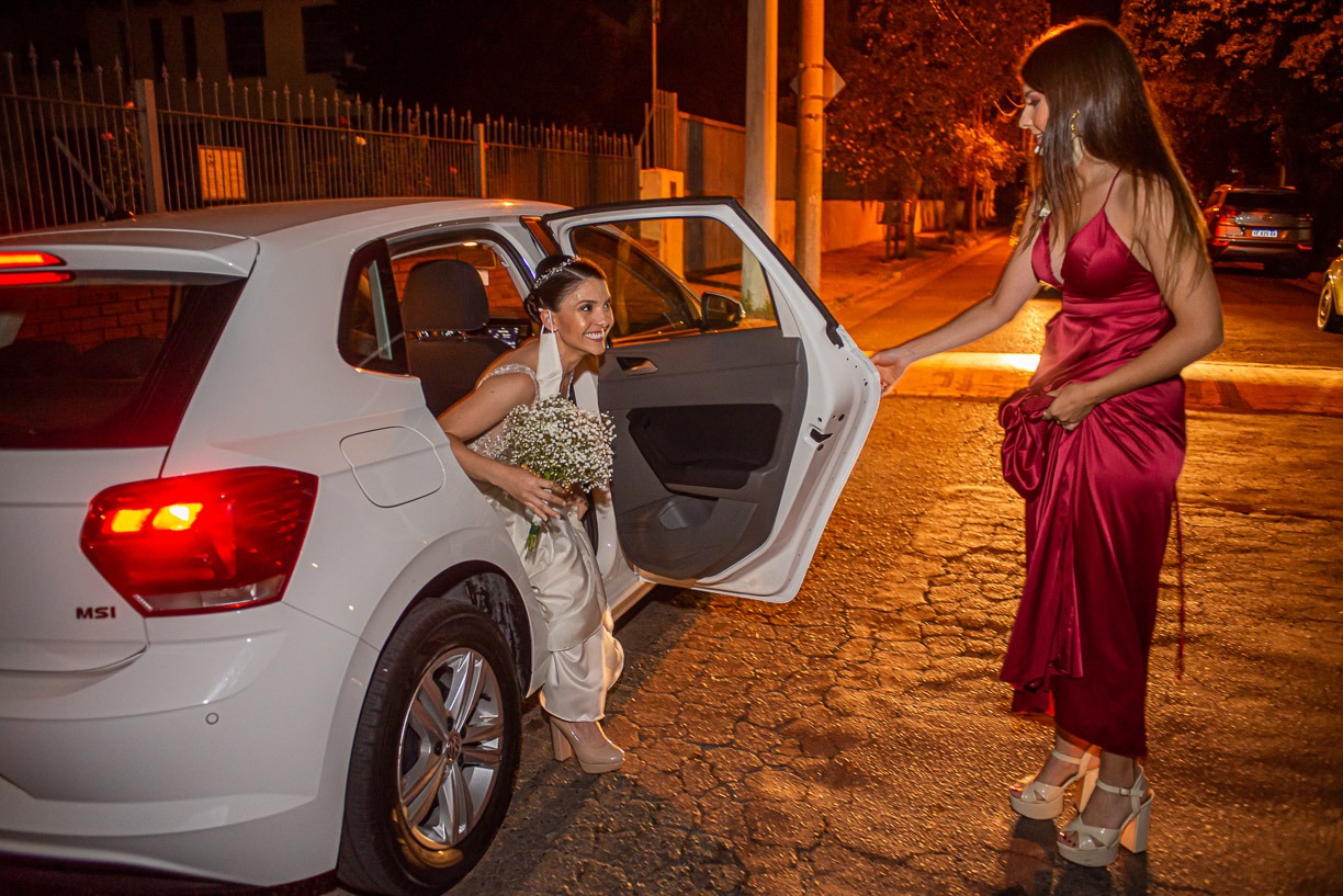 Novia llegando a la Parroquia Corazón Eucarístico de Jesús