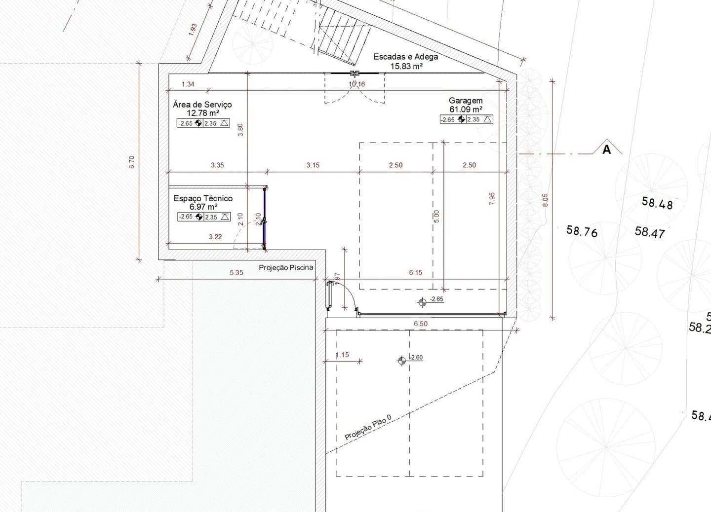 Legenda da imagem: Moradia em Lagos. Projeto de Arquitetura. Planta do Piso -1.