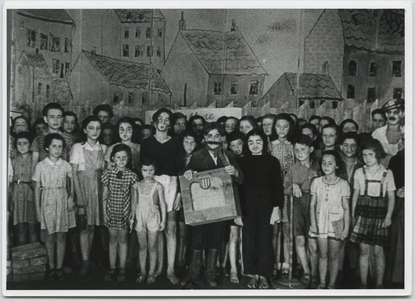 Les enfants de Térézin, film documentaire d'Henriette Chardak