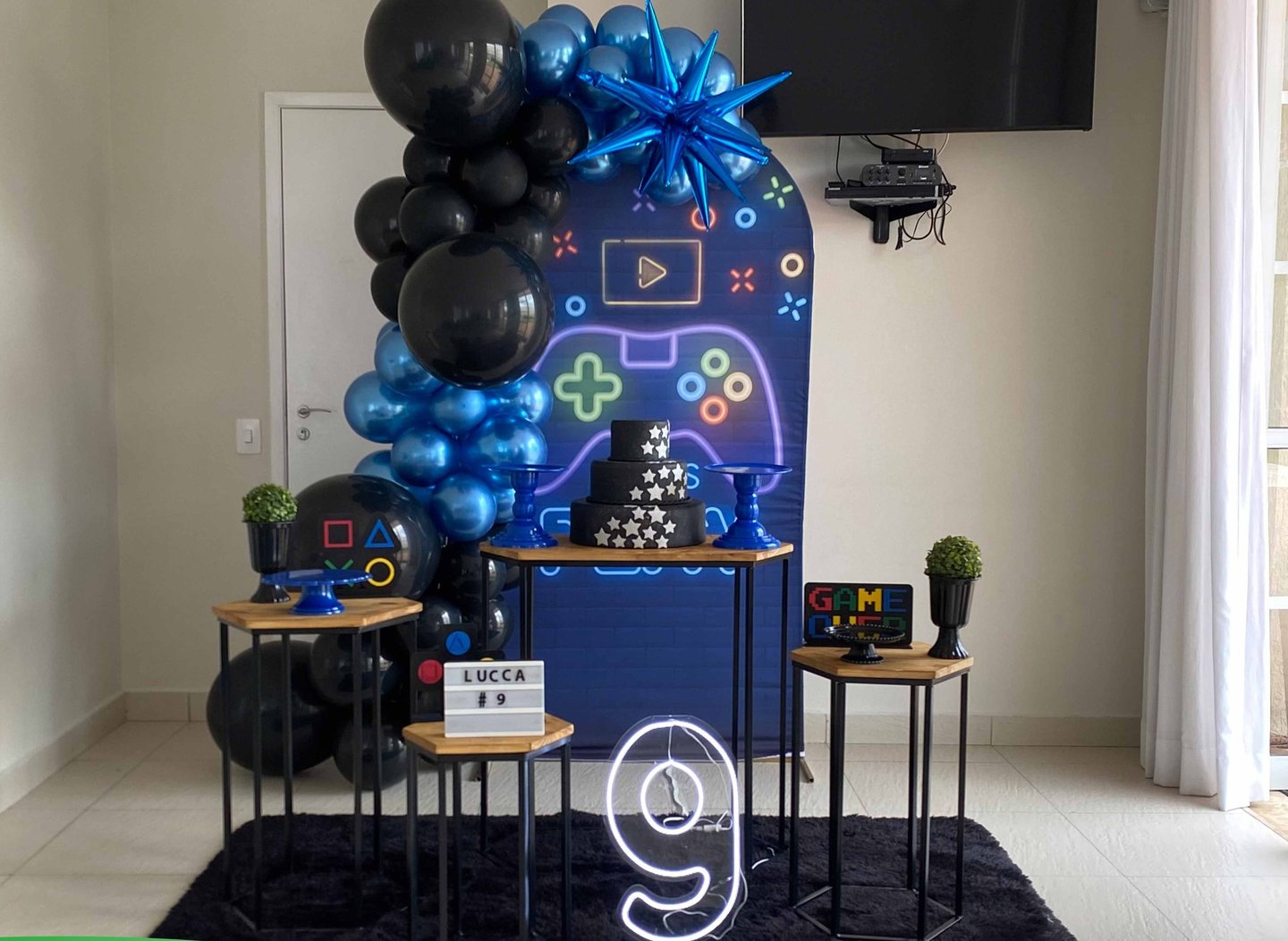 Decoração infantil Games azul e preto com painel gamer na Freguesia do Ó SP.