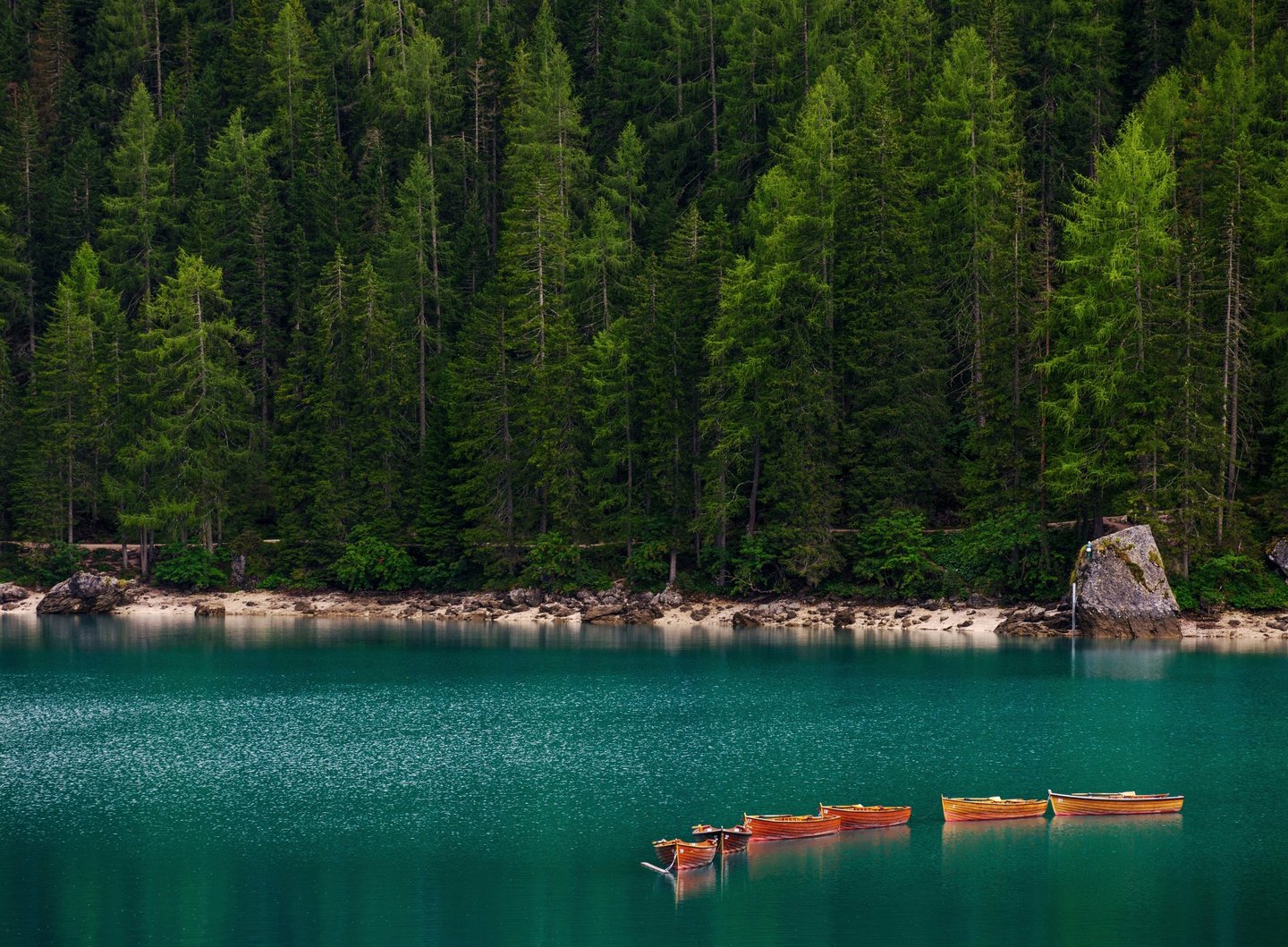 Les sublimes barques du Lago di braies