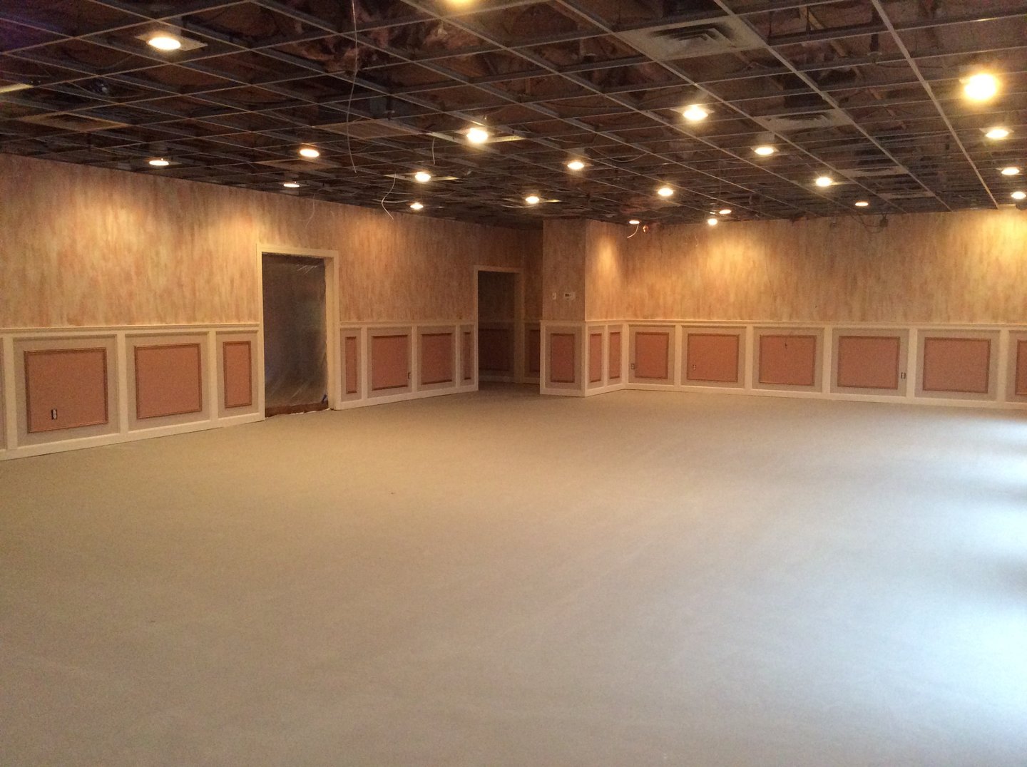 custom wall finish for MJ's restaurant in Spotswood by Marcine