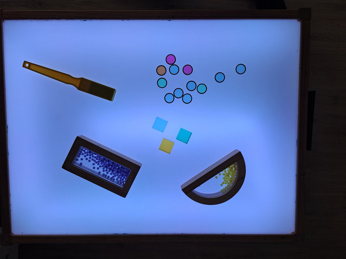 mesa de luz. Psicopedagogia (psicologia y pedagogia) Espacio Mare Cognitum. Leon