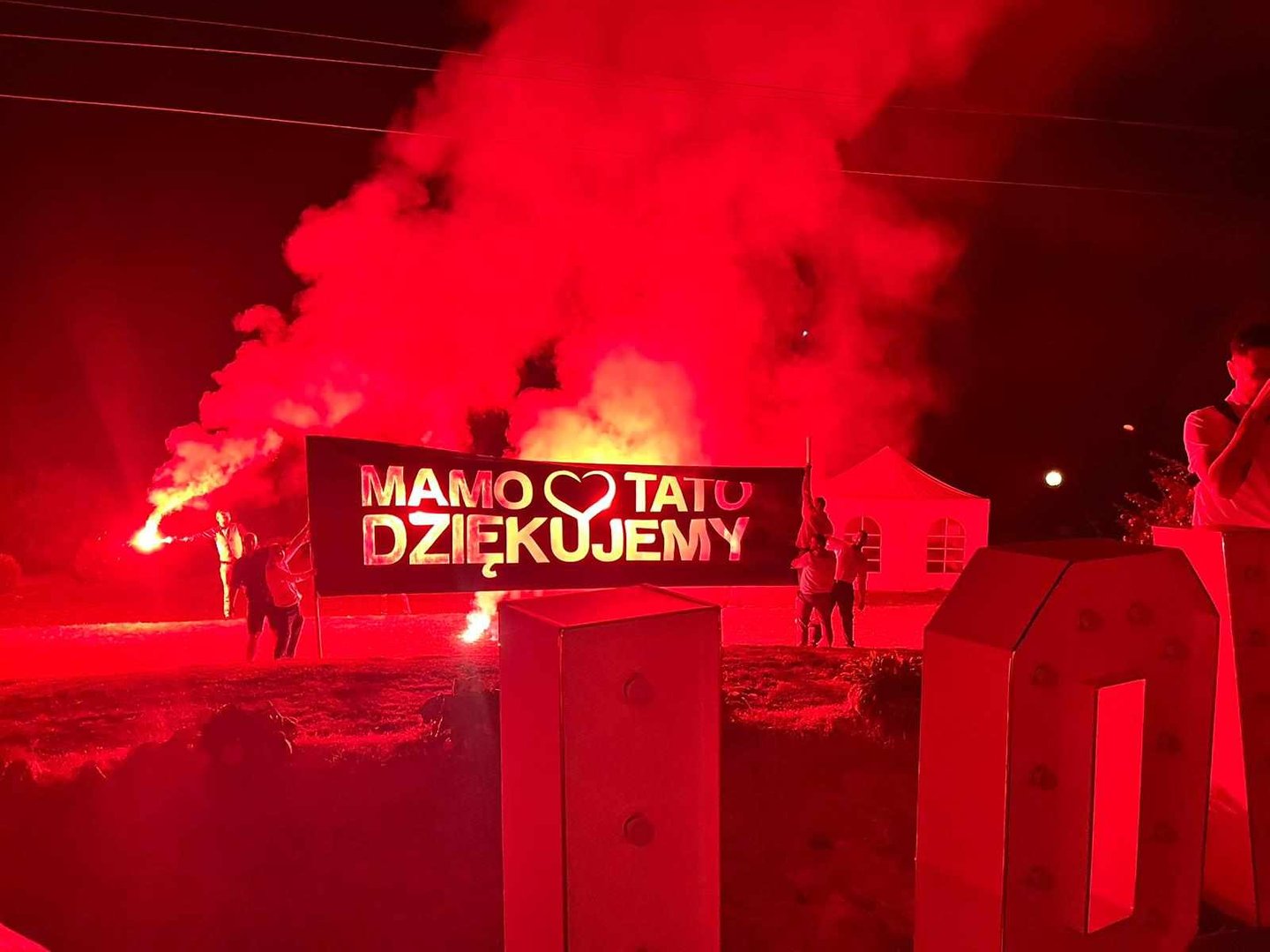 kreatywne podziękowania dla rodziców nietypowy prezent folia mamo tato