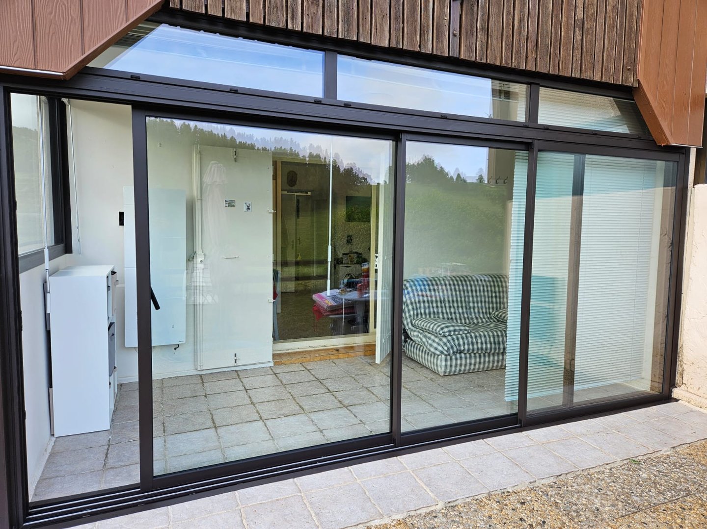 Photo de baie vitrée sur mesure + fenetre sur mesure + coulissant aluminium + verre + fenetre