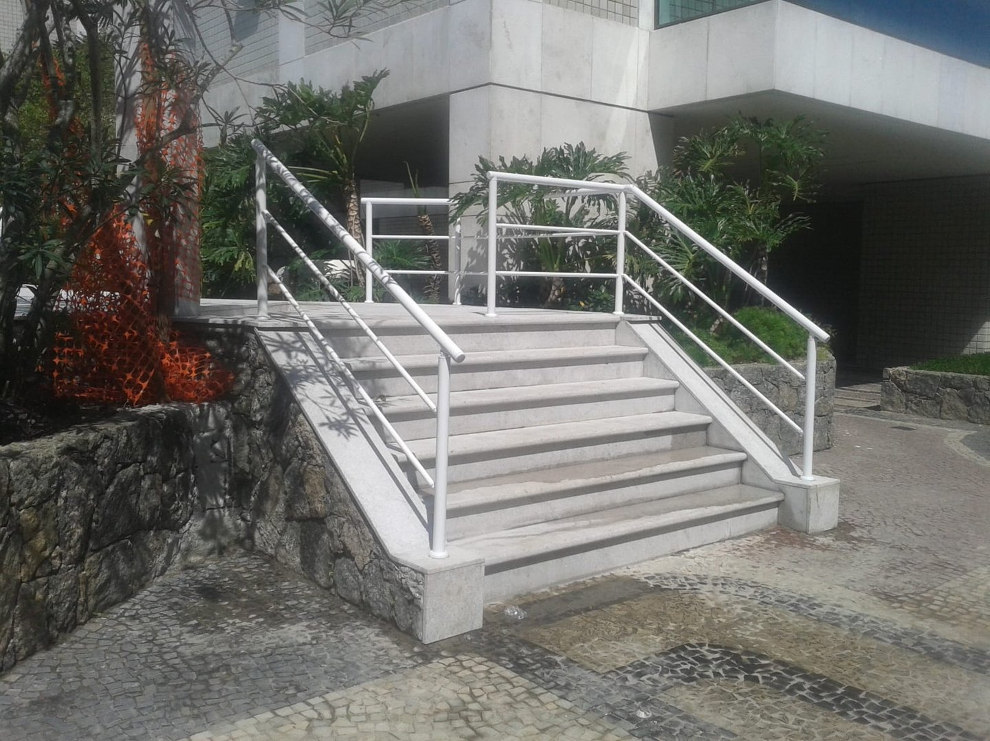 Serralheria Sao Joao de Meriti Rio de Janeiro Guarda Corpo Aluminio Branco Tubular