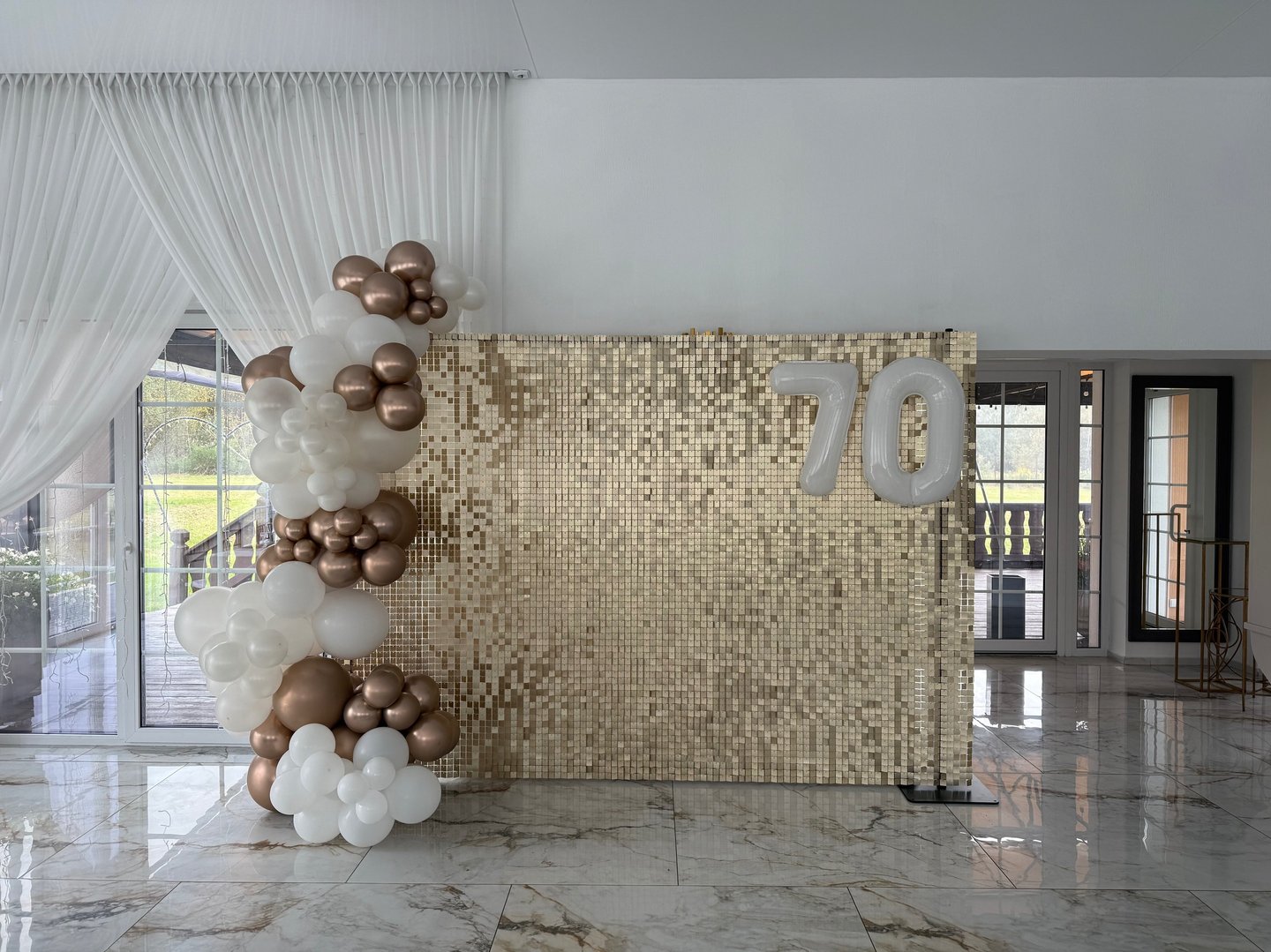 balionai skaiciai, sampanine foto siena, balionu arka vilnius, balionu arka vilniuje, foto sieneles