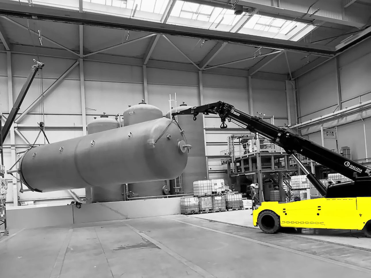 relokacja zbiornika przemysłowego