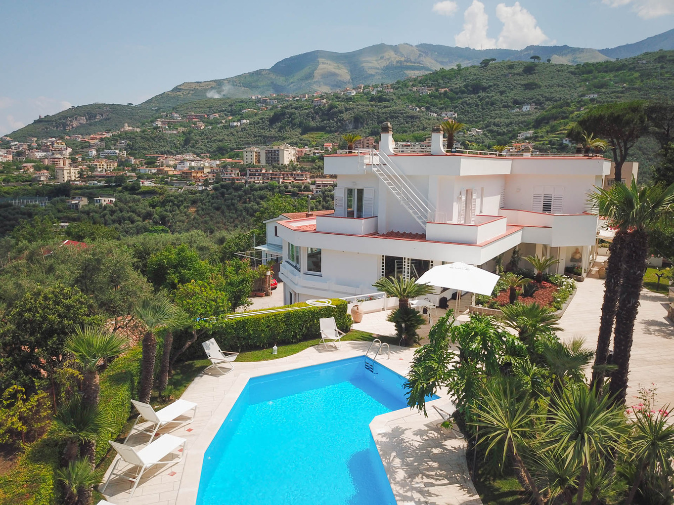 luxurious villa in Italy pictured on our holiday planned by Francesco Margaretini Luxury Travels