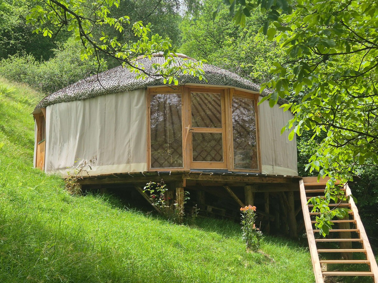 La yourte dans son cadre naturel