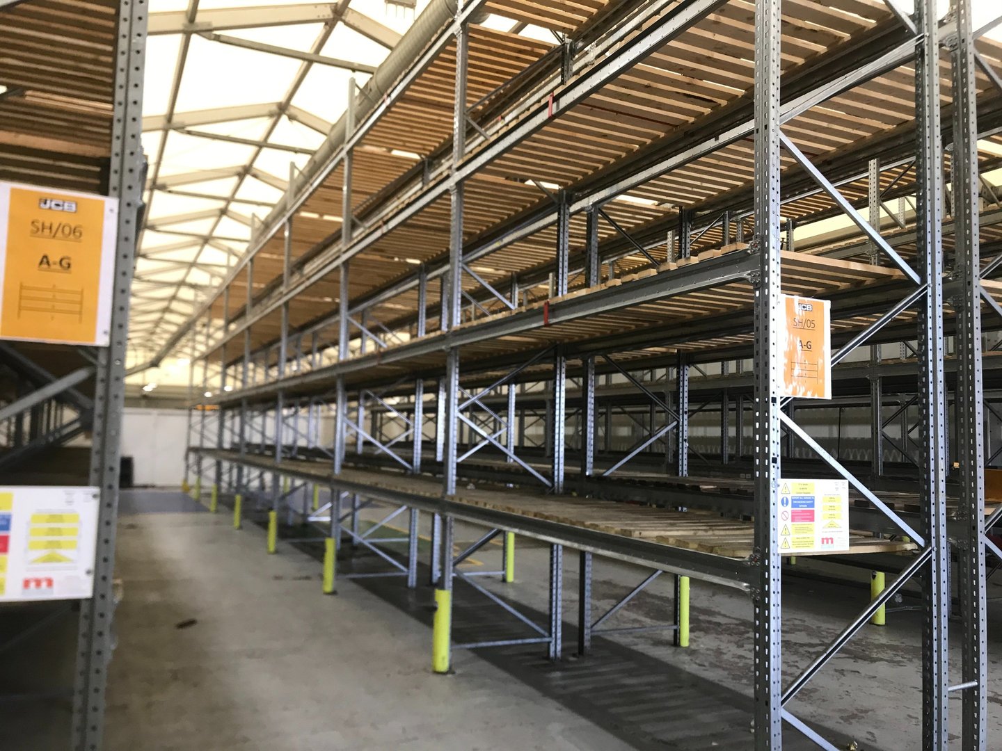 glanvished pallet racking