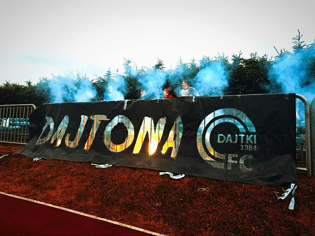 dajtona transparent meczowy pirotechnika folia podświetlona herb klubu