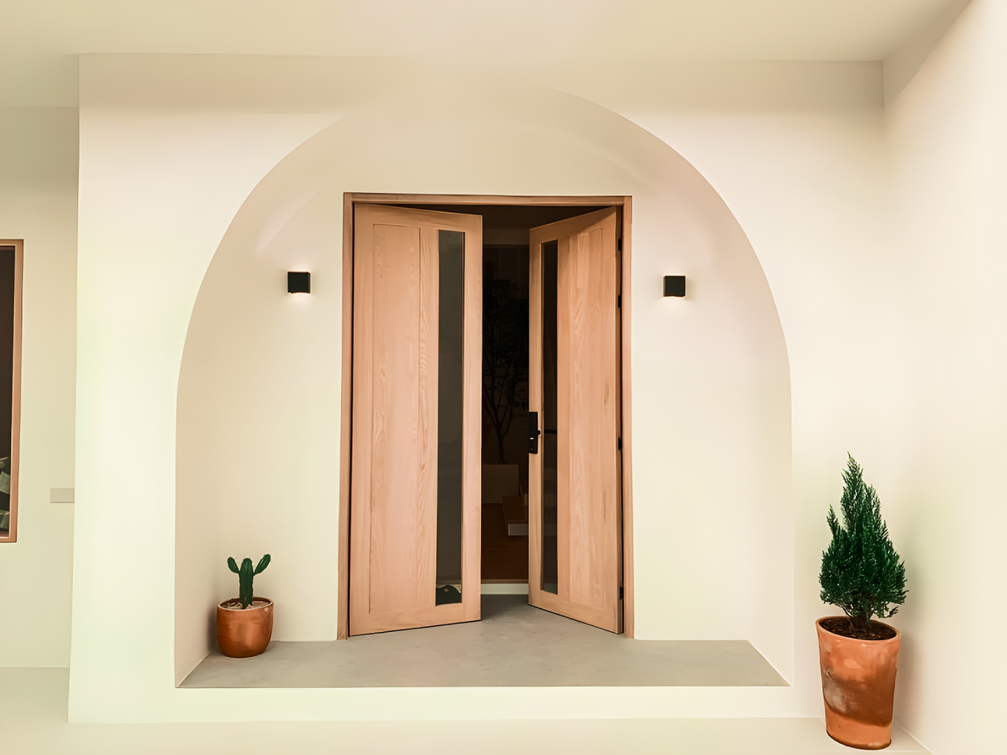 Pintu solid wood panel kupu tarung untuk rumah tinggal