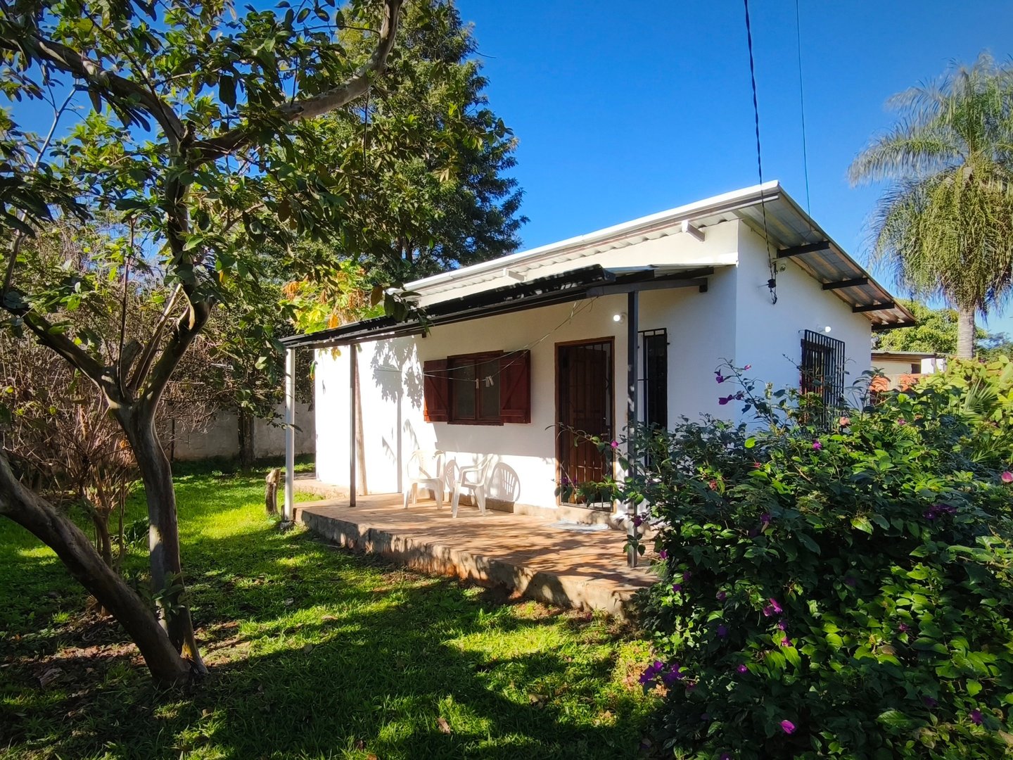 Wohnhaus mit Garten in zentraler Lage von Mbocayaty, Paraguay – optional mit Wohncontainer