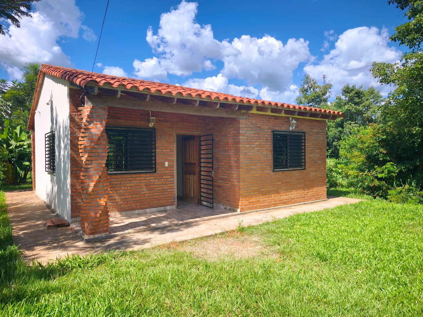 Wohnhaus in Loma Barreto bei Villarrica zum Verkauf