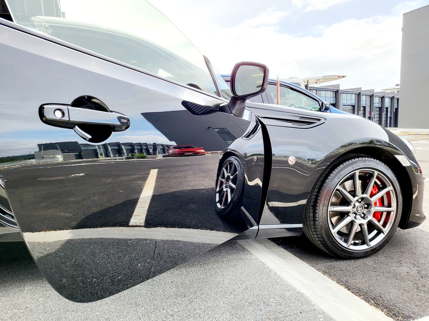 the coating lab Auckland IDA certified car detailer ceramic coating graphene coating paint correction cut and polish 