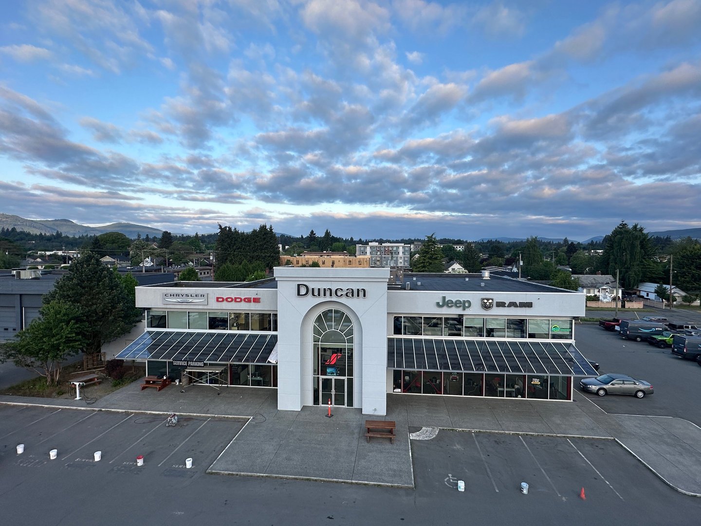 Duncan dodge building, exterior commercial painting