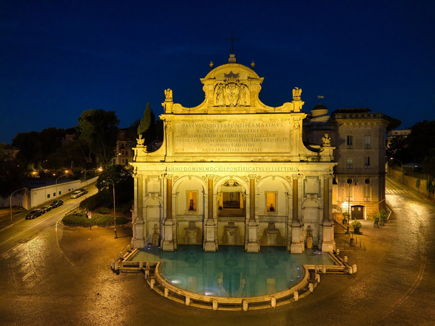 Roma, La fontana Dell'Acqua Paola "Il Fontanone" ripresa in notturna effettuata con i droni
