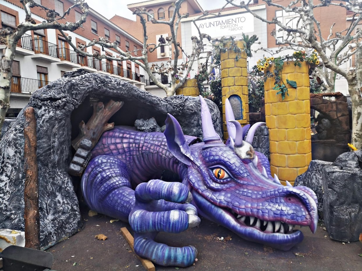 escenografía dragón
