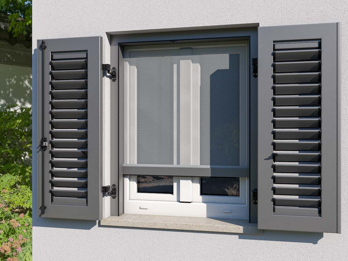 zanzariera per finestra su misura - Lome Serramenti Milano