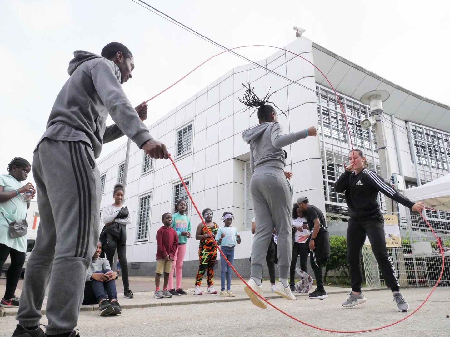 Jeunes en cours de Double Dutch à Bezons — initiation et perfectionnement
