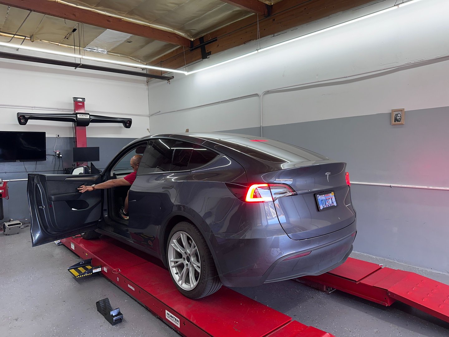 4 wheel alignment Tesla