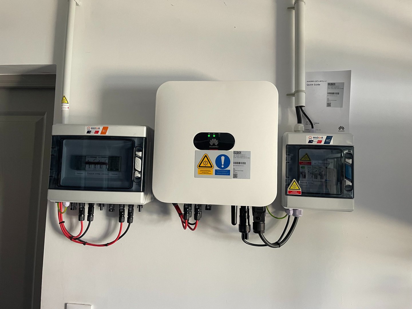 Installation de panneaux photovoltaïques réalisée par la société ALSUN ENERGY