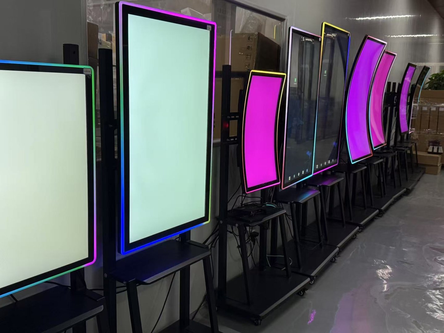 high Resolution Options for 4k c curved touch screen