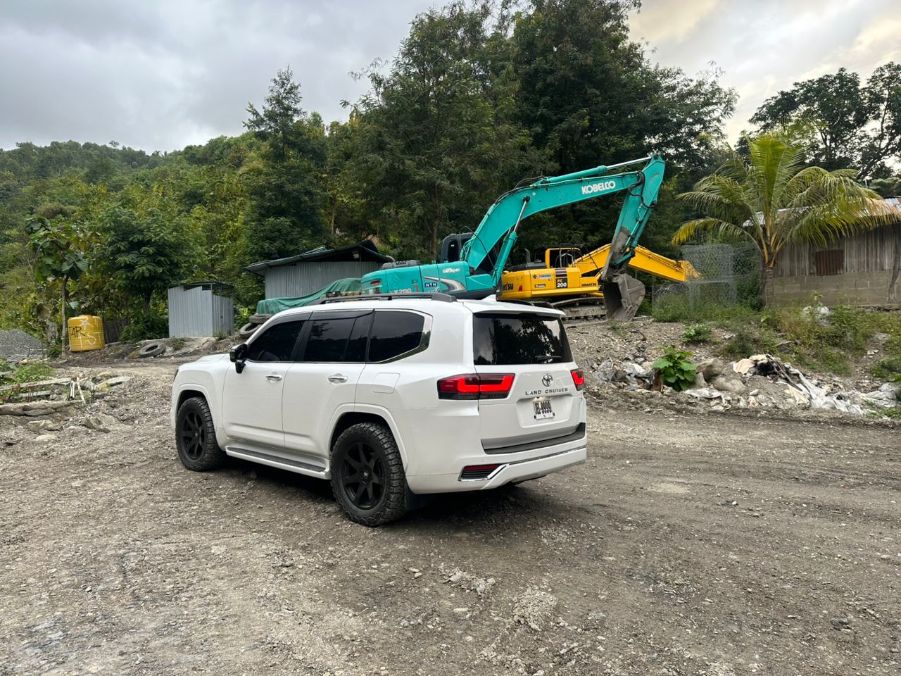 Car rental dili timor leste land cruiser 300