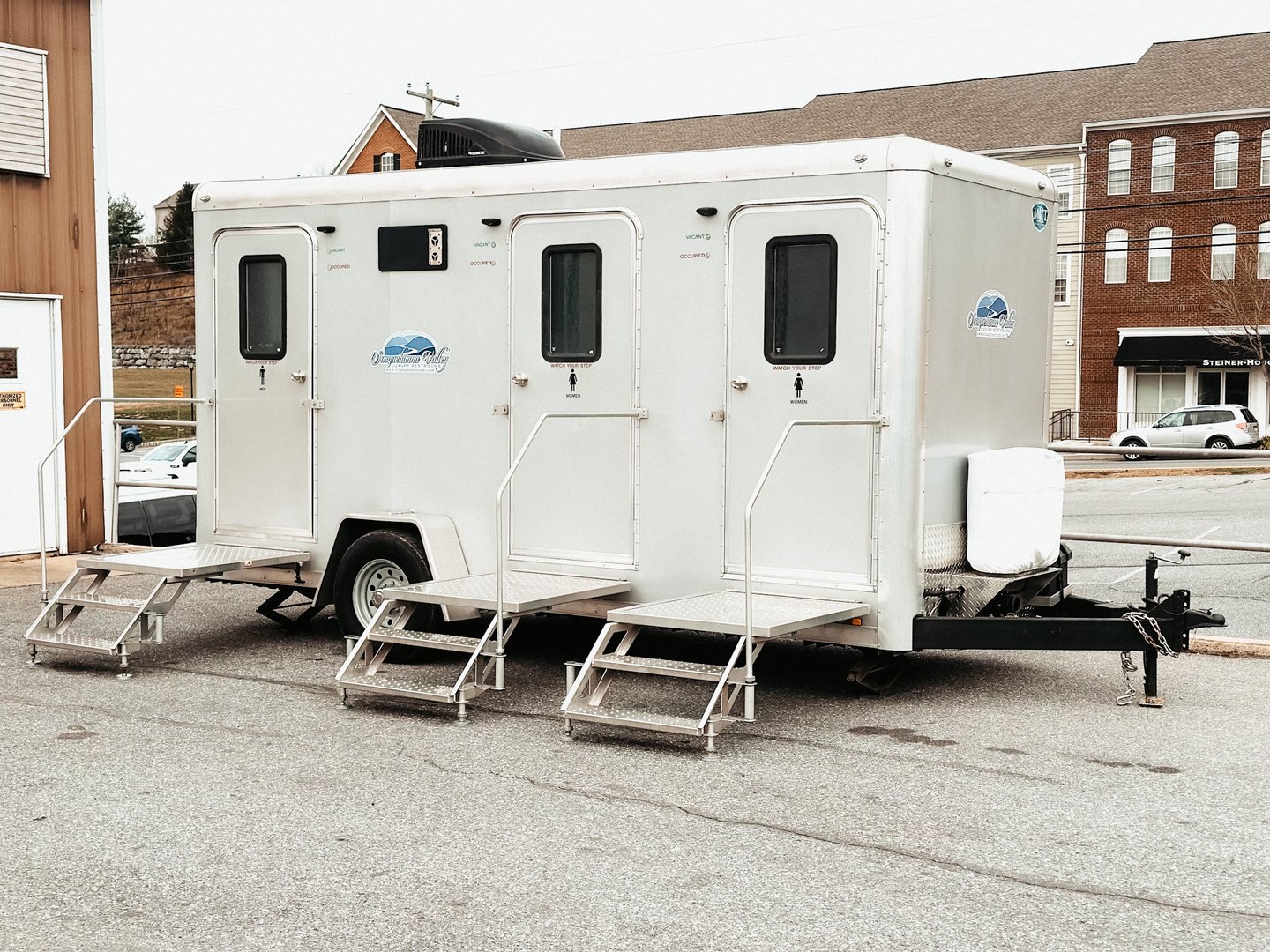 luxury bathroom rentals, luxury restroom rentals, portable bathroom rentals