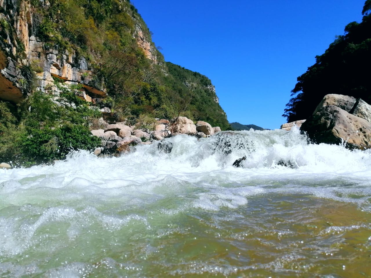 A waterfall in the El Ocote Biosphere Reserve in Chiapas on a Sabes Aves jungle birding trip