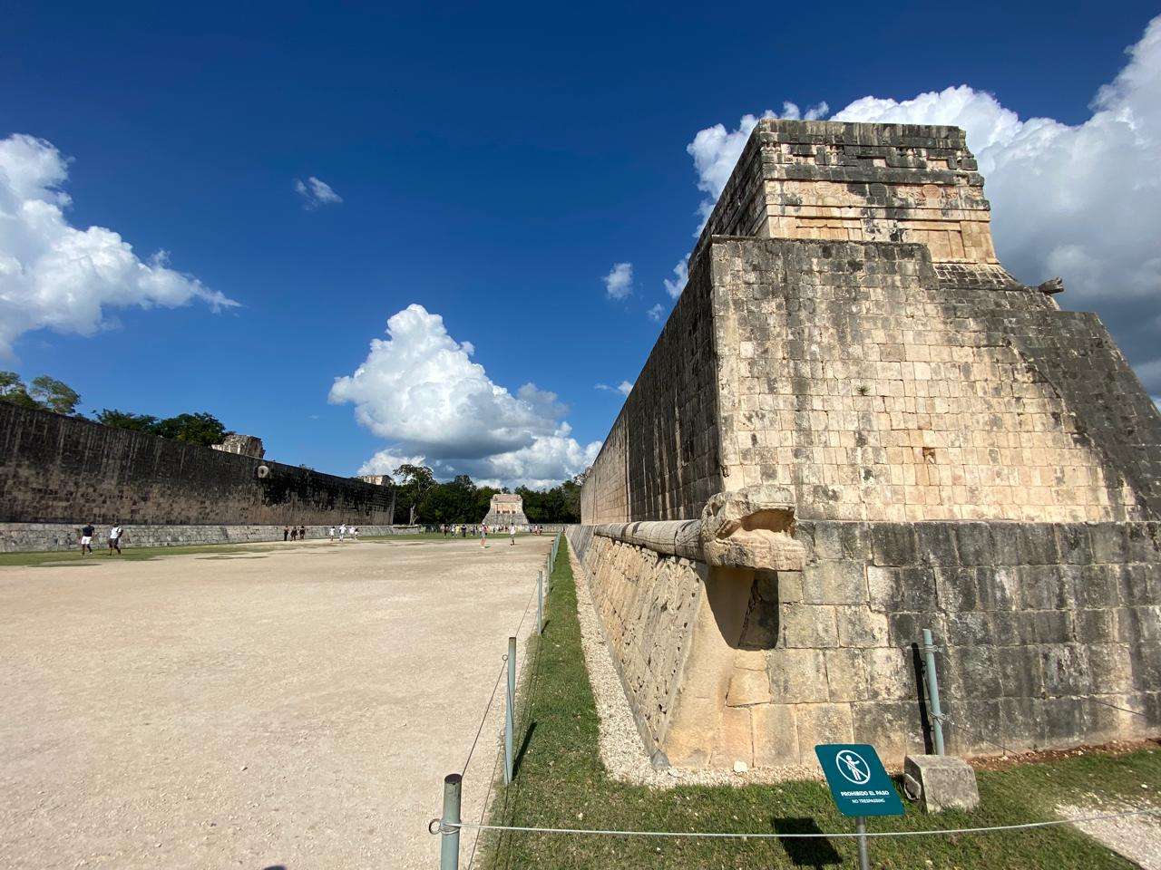 Cancha del juego de pelota mesoamericano en Chichén Itzá, fotografía tomada por IsraelMR