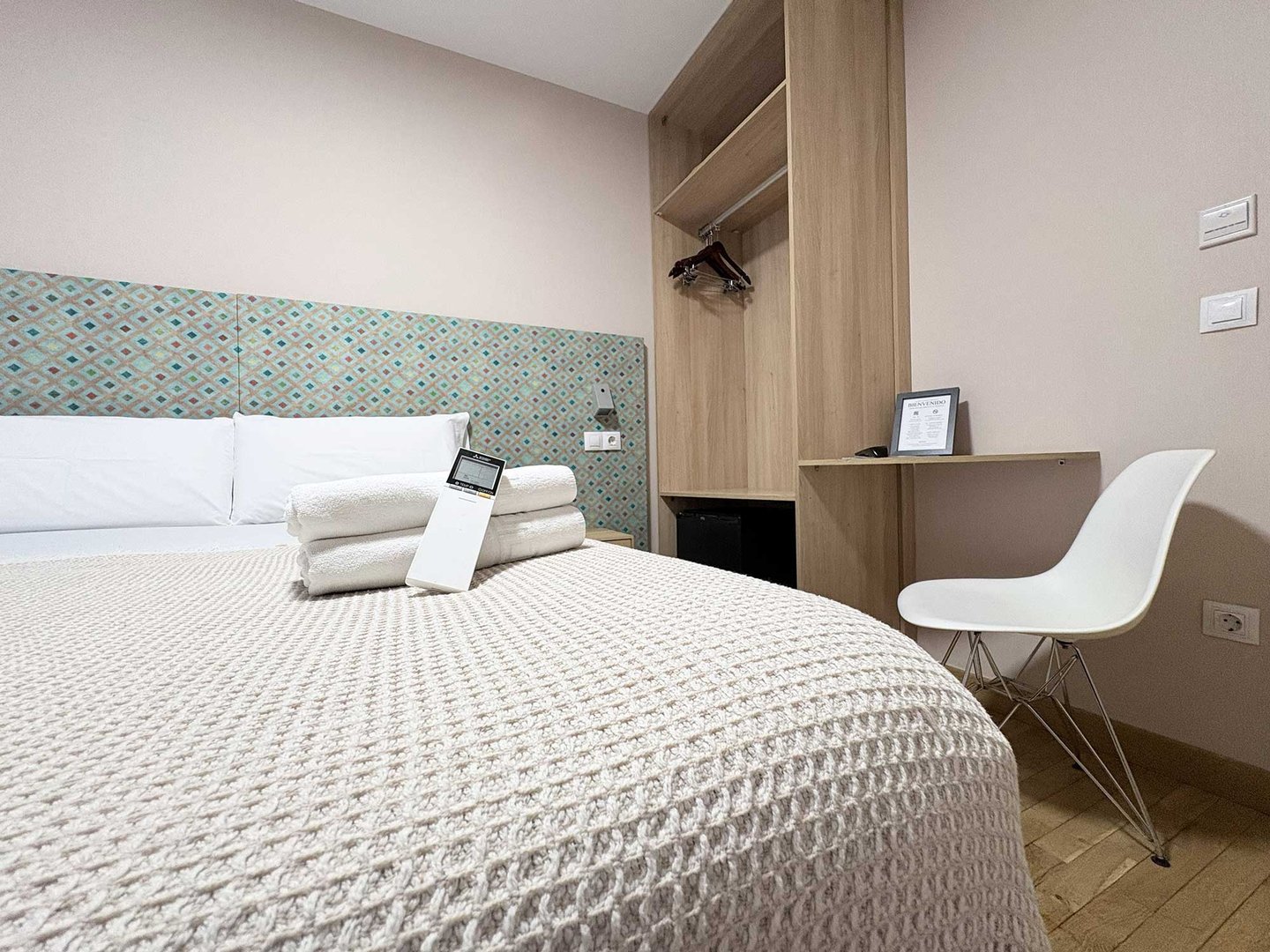 Habitación doble con aire acondicionado y calefacción en el centro de Logroño