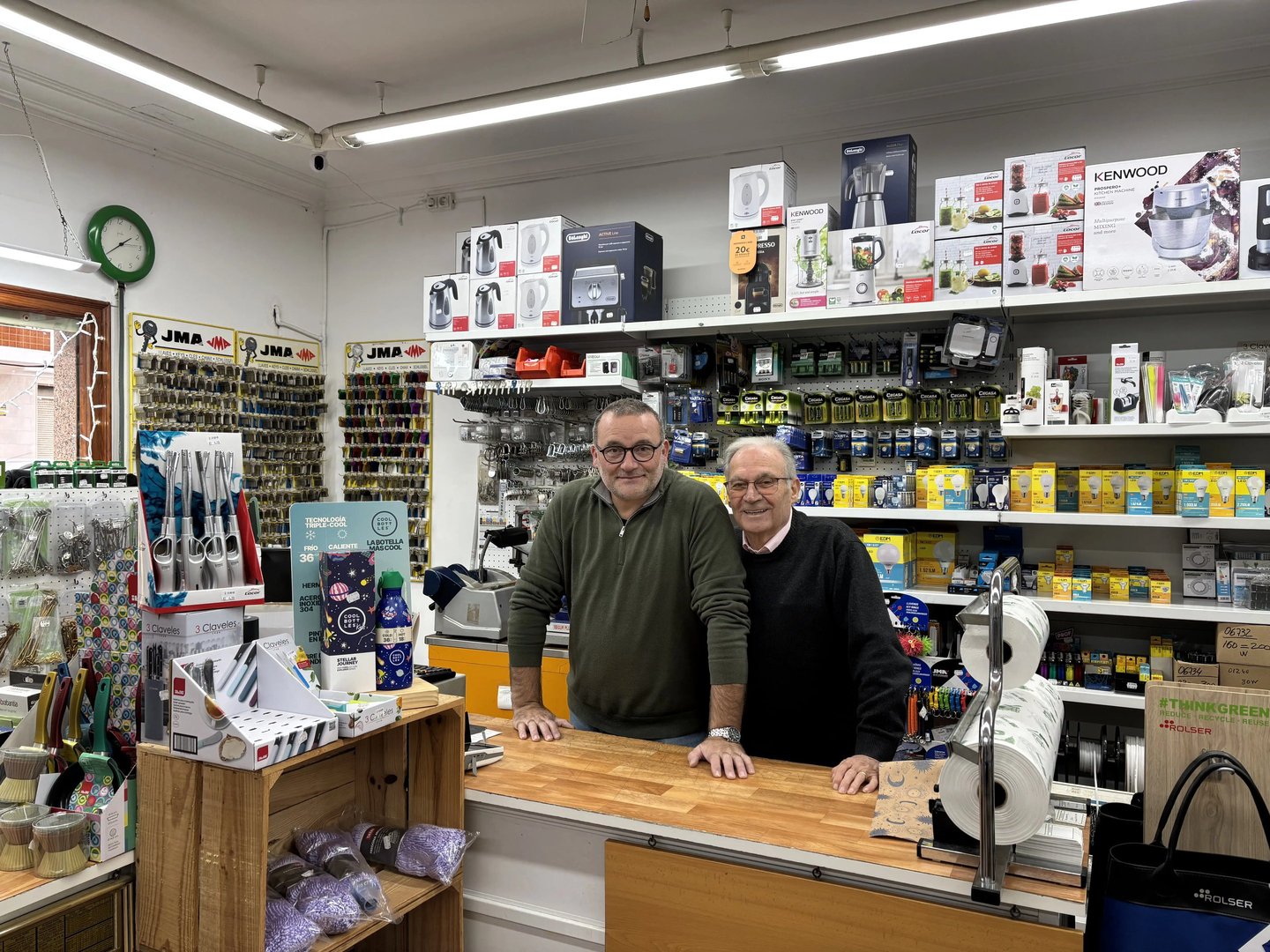 Las dos generaciones familiares de Ferretería Nura