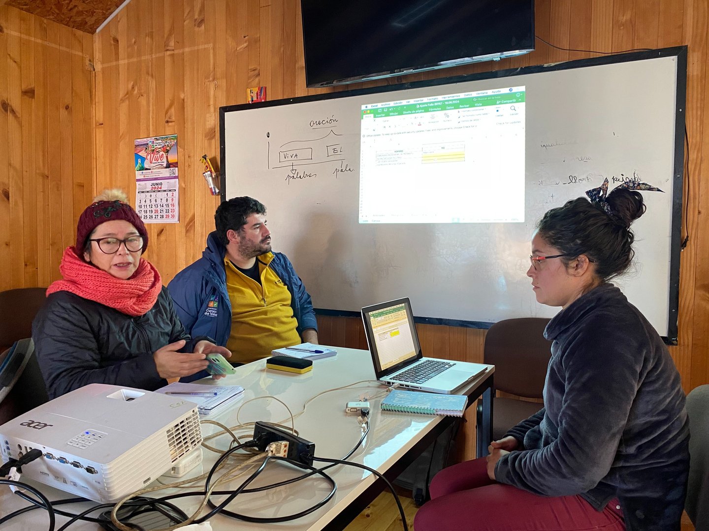 Daniela en reunión de coordinación para proyectos de educación ambiental y sustentabilidad en EcoRum