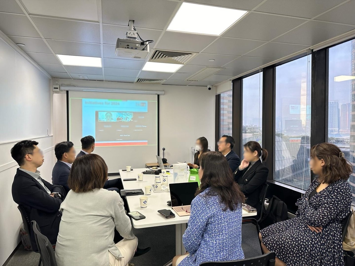 small meeting room to rent by hour in Central with video Conference equipment near Central Station