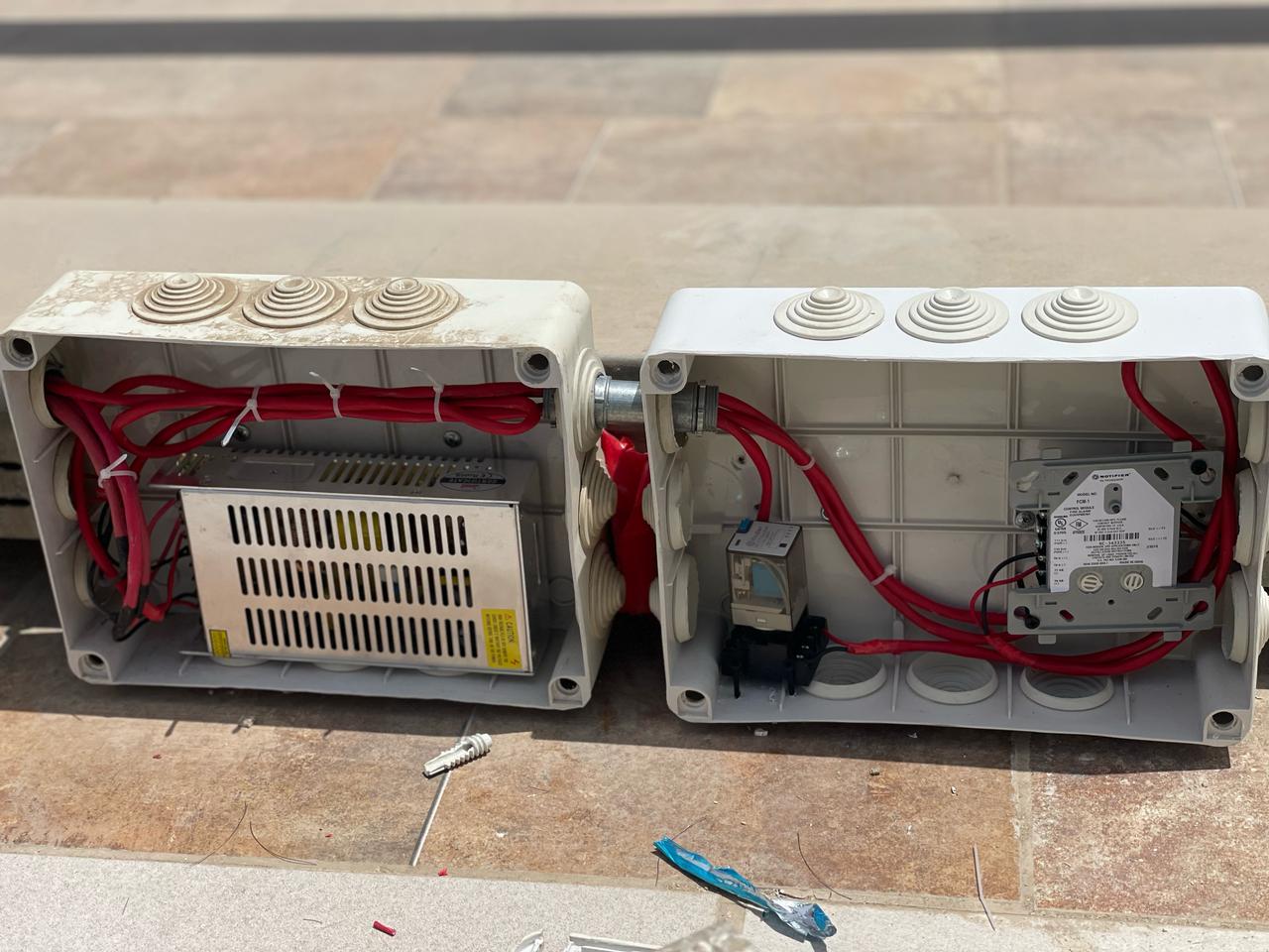 تركيب نظام إنذار الحريق لضمان سلامة المنشآت الصناعية والتجارية.