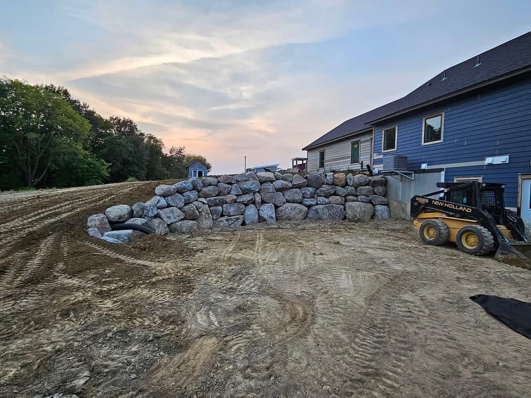 Boulder wall at residential home in Cokato MN