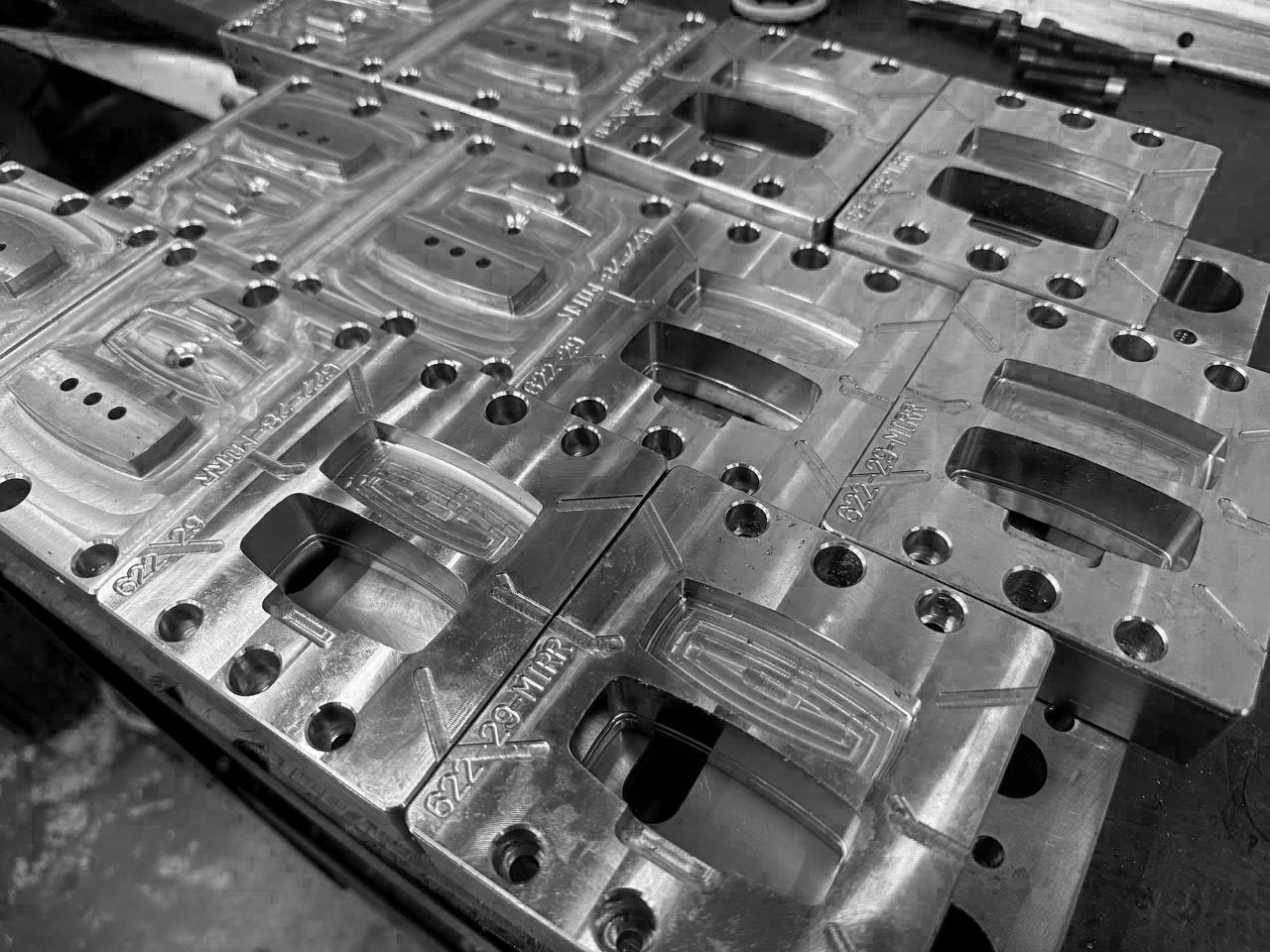 fabricación de molde de inyección para producción de piezas plásticas en medellin