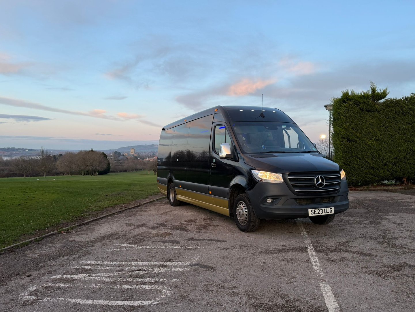 19 Seater Minibus Hire in London