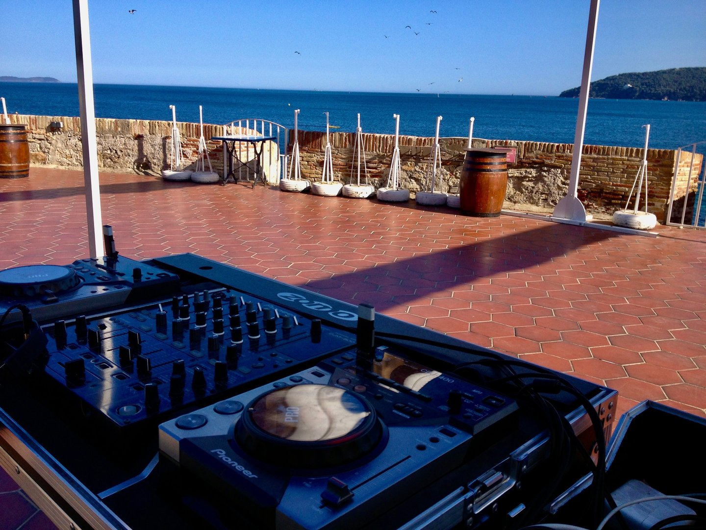 Sonorisation et éclairage pour un évènement privé en extérieur