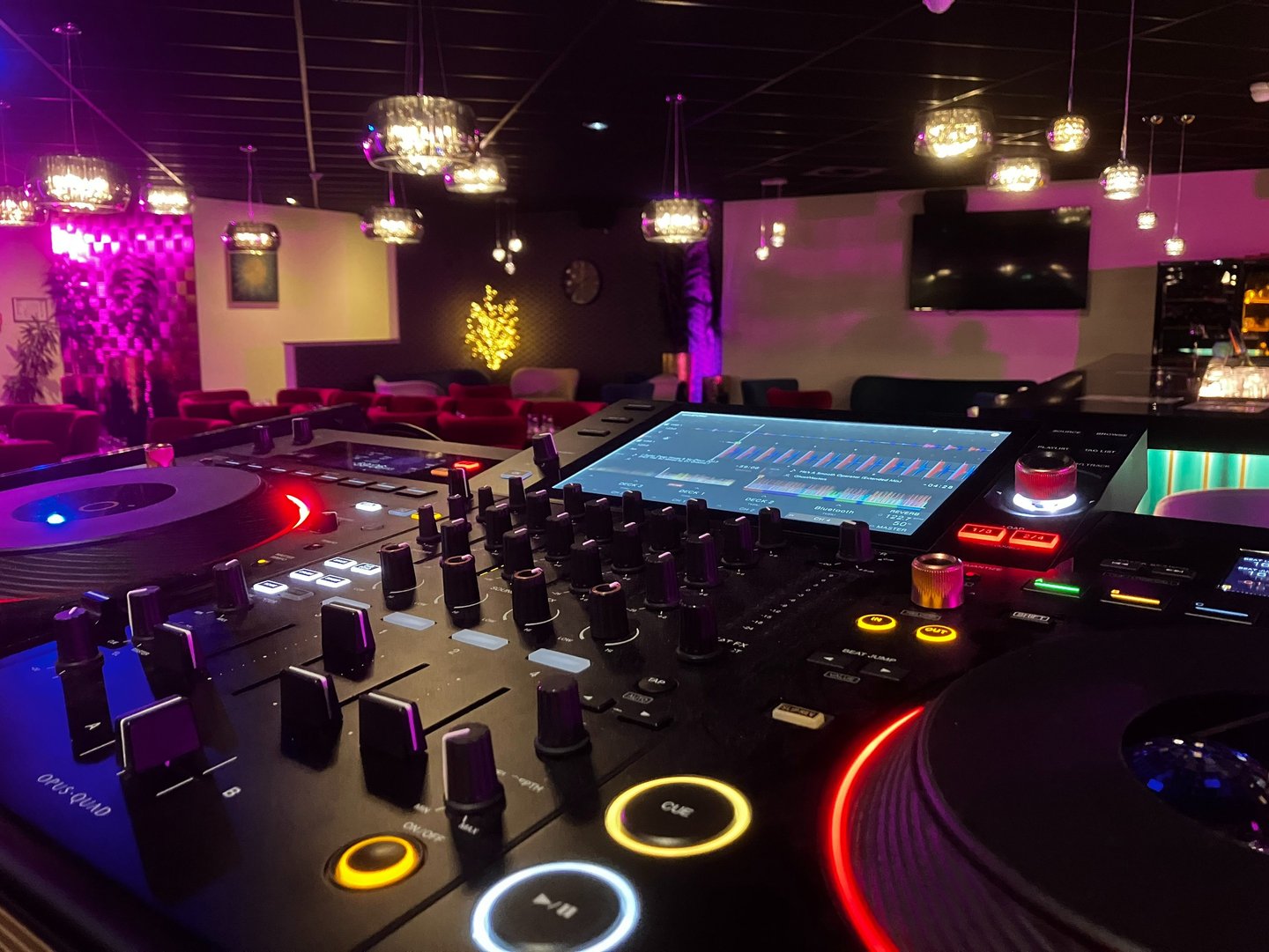 Soirée DJ en bar restaurant La Garde - Le Five