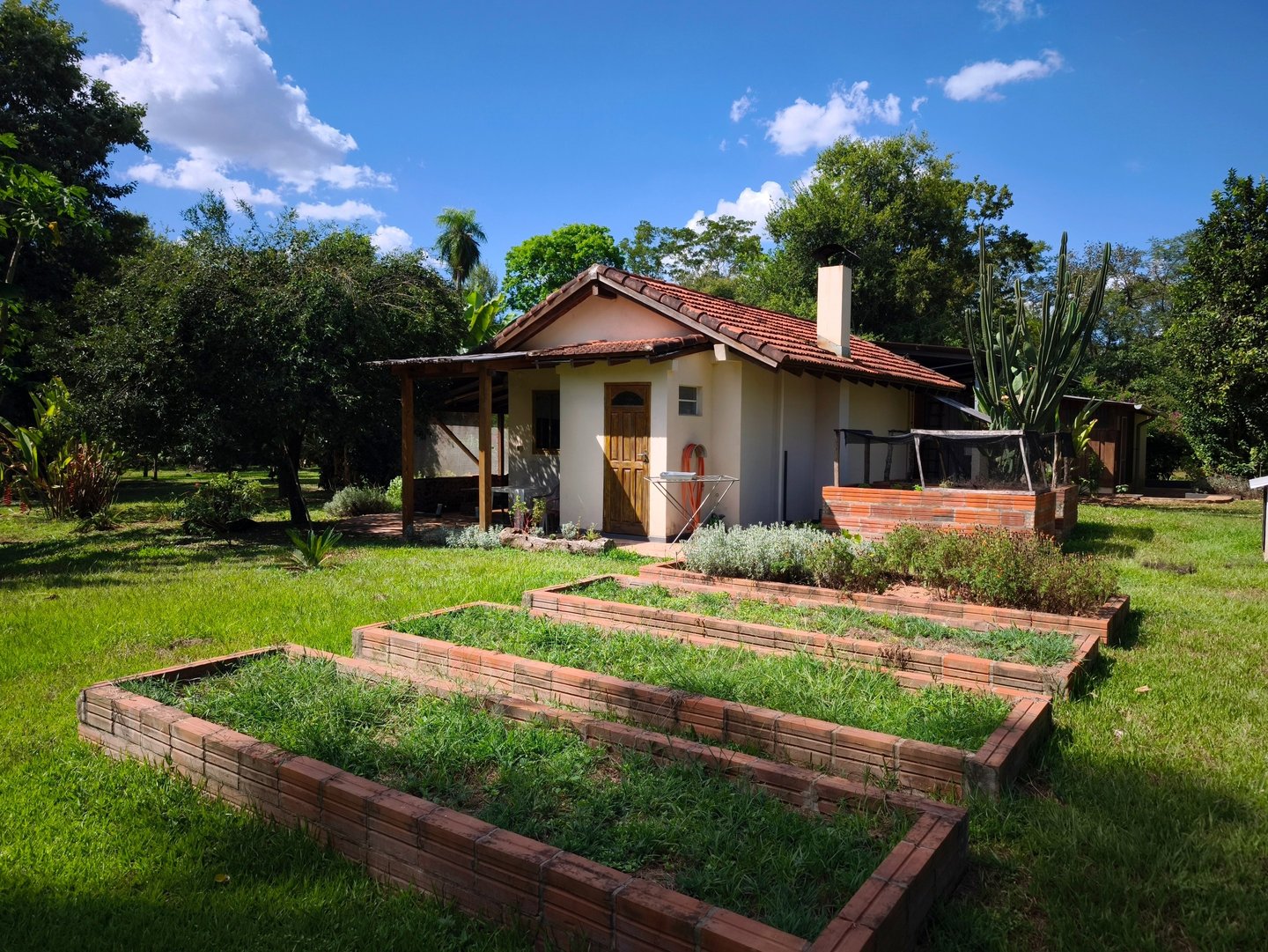 Anwesen mit Wohnhaus , Obst, Brunnen, Internet in Independencia , Paraguay