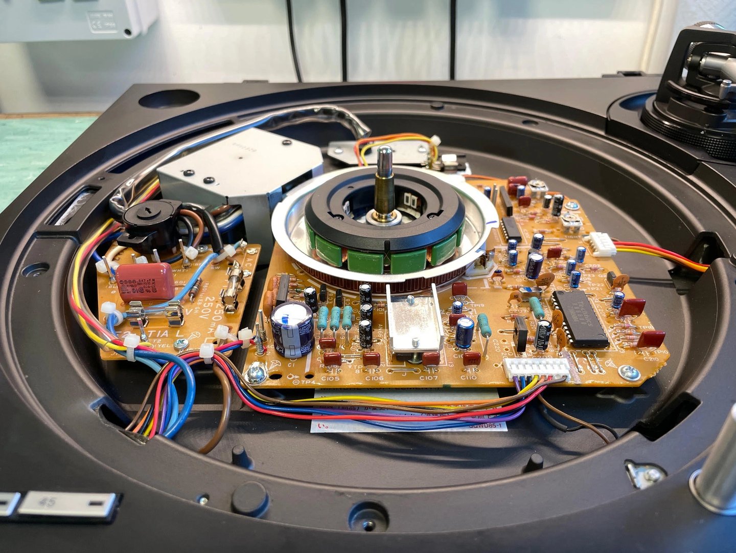 Technics 1210 MK2 Inside PCB