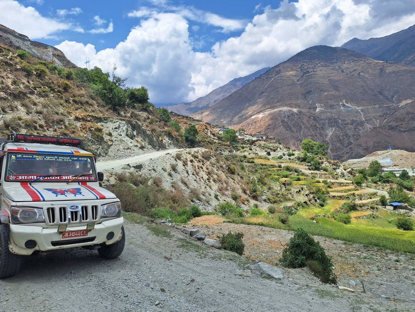 Start of the trek to Dunai