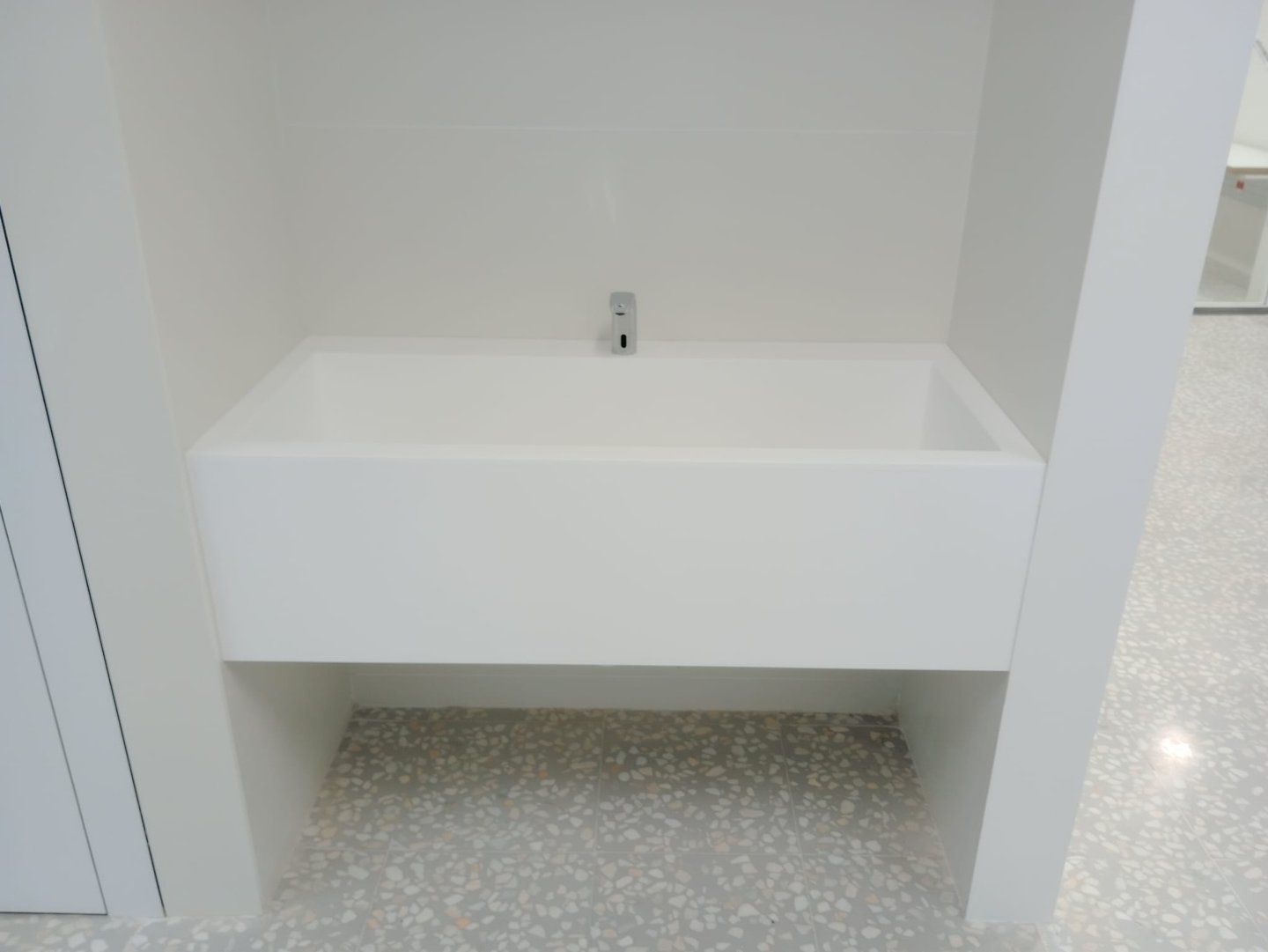 Ok solid surface fregadero especial para zona de boxes