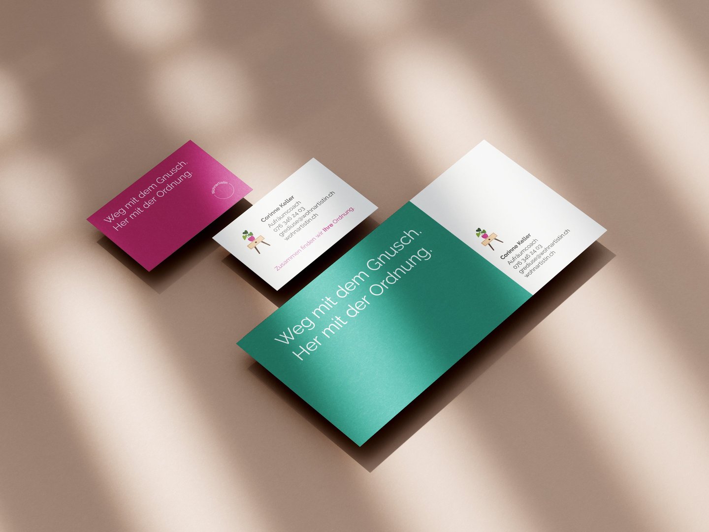Wohnartistin Visitenkarte in Magenta und Flyer in Türkis