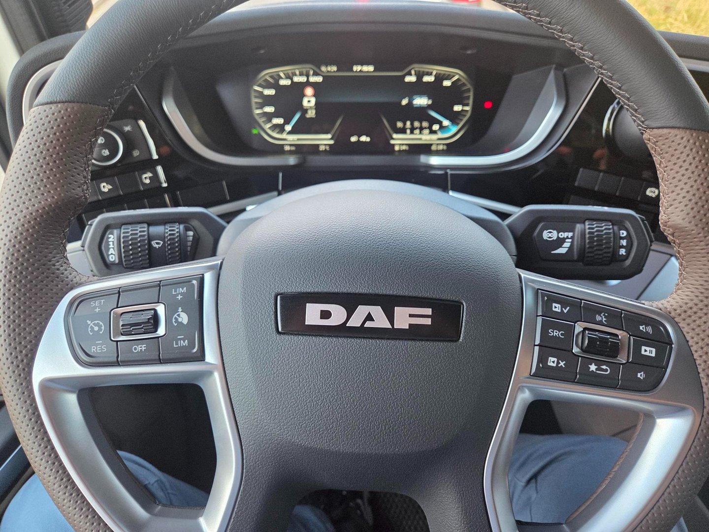 DAF XG+, Containertransport vom Hafen zum Kunden