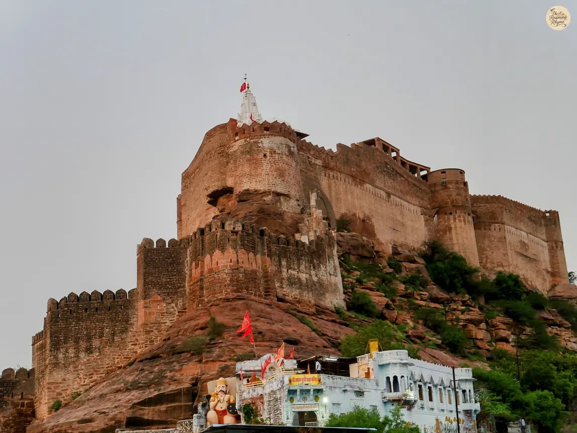 Sunset view of Mehrangarh Fort from Pachetia Hill in Jodhpur, overlooking the Blue City’s skyline.